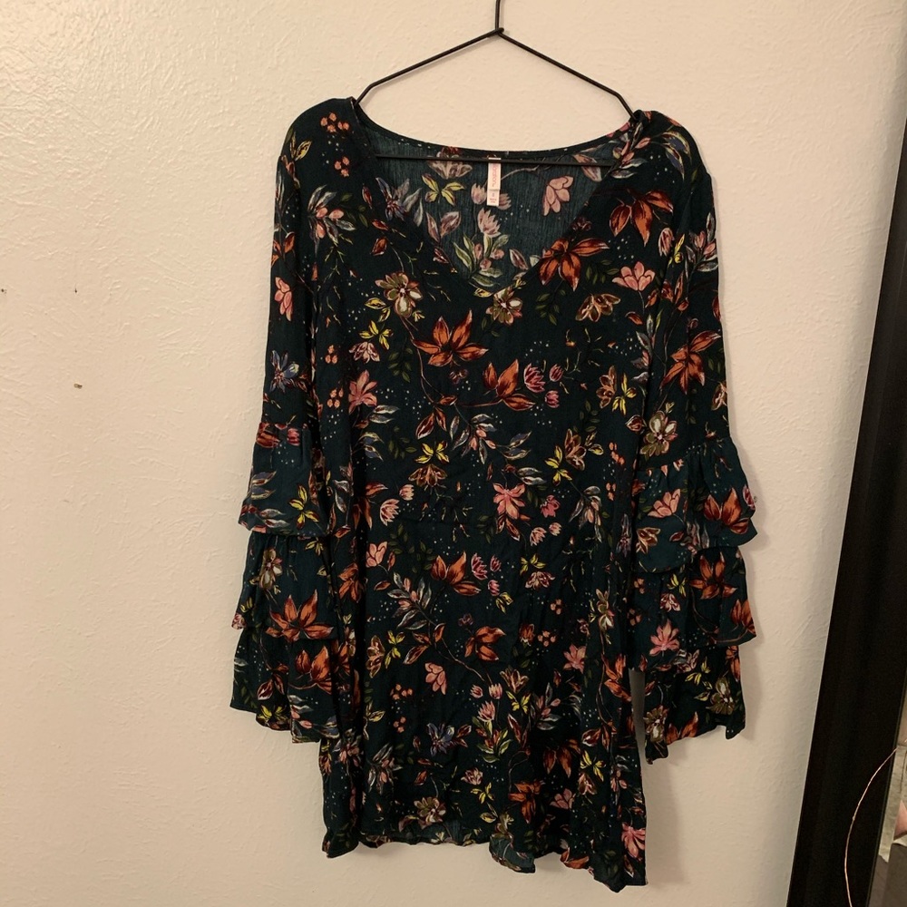 dark green ruffle sleeve dress